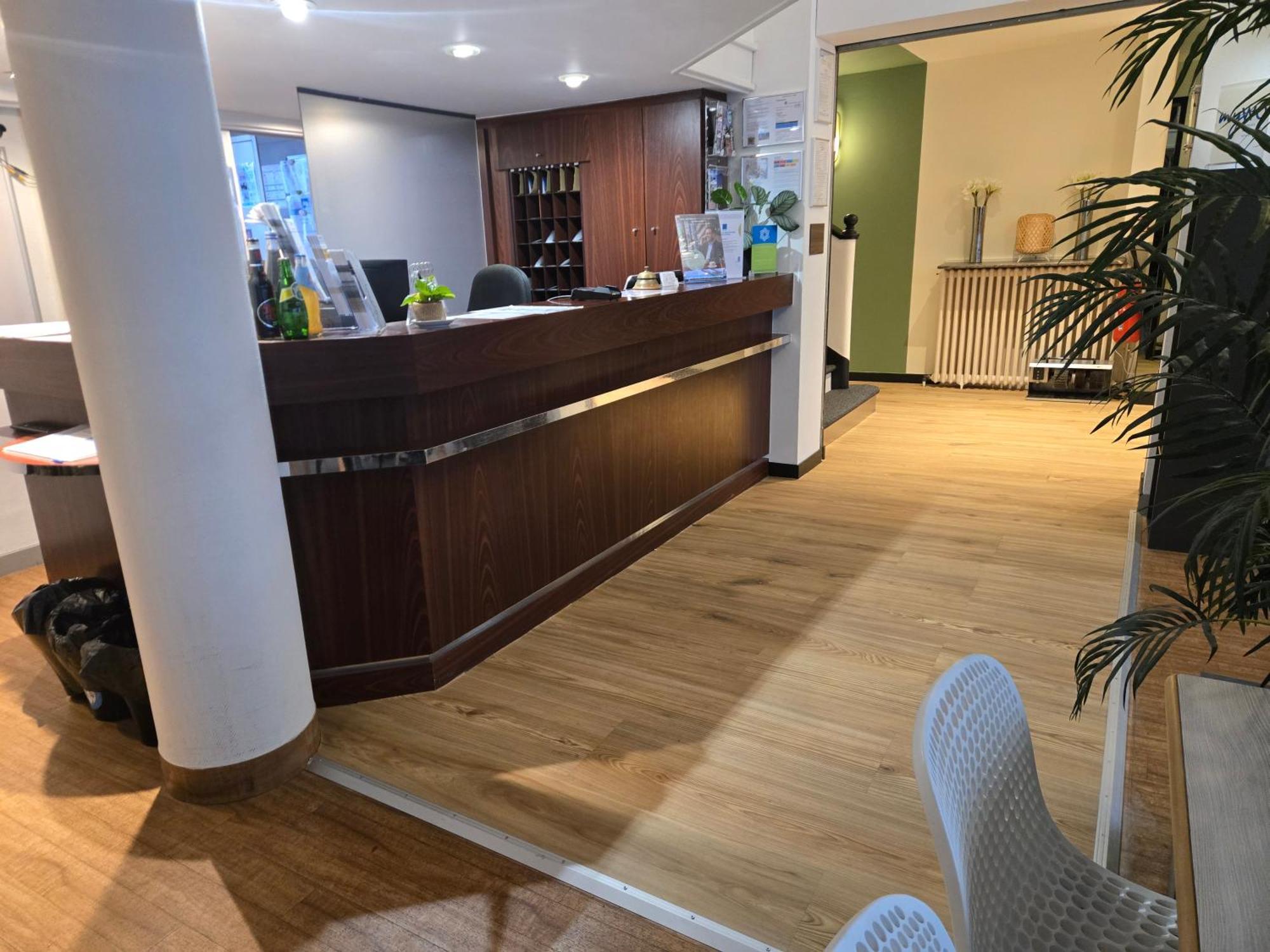 Sure Hotel By Best Western Lorient Centre Bagian luar foto